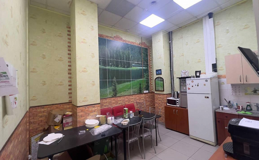 Сдам помещение в ТЦ  от 1000 м² фото