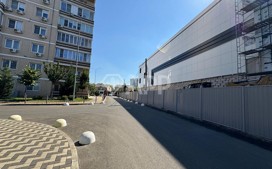 Сдаю торговый центр, 1 500 м² фото
