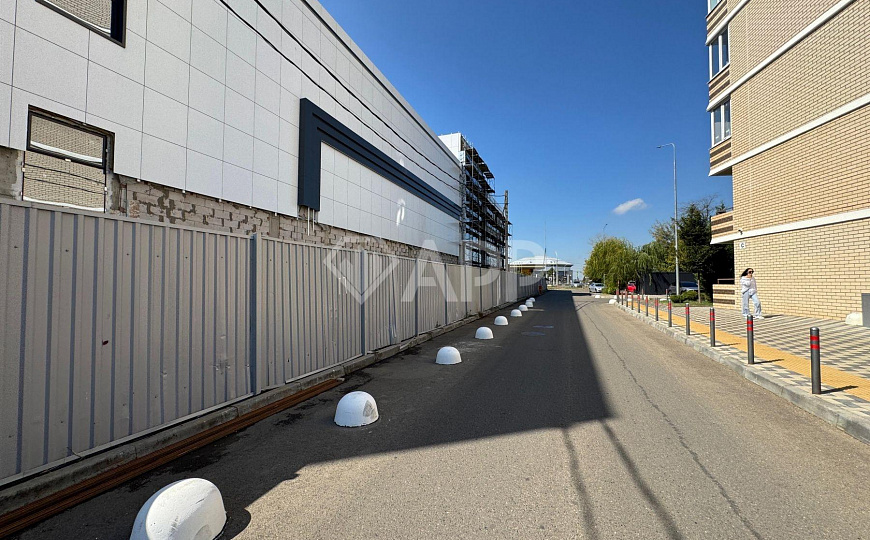 Сдаю торговый центр, 1 500 м² фото