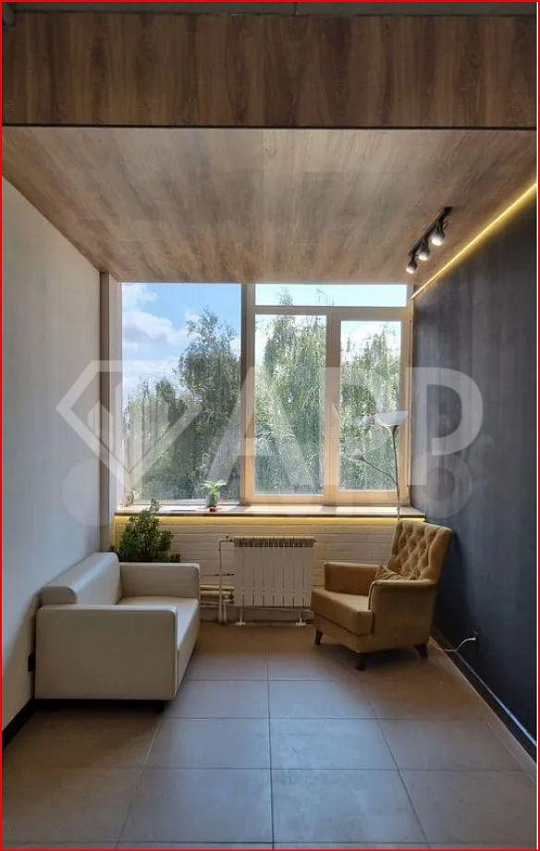 Продаю помещение свободного назначения в центре, с ремонтом фото