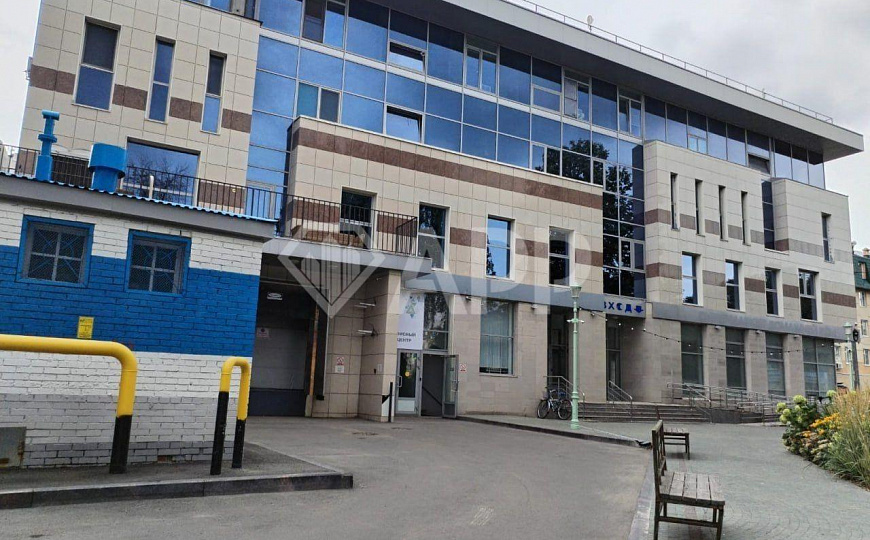 Продаю помещение свободного назначения в центре, с ремонтом фото