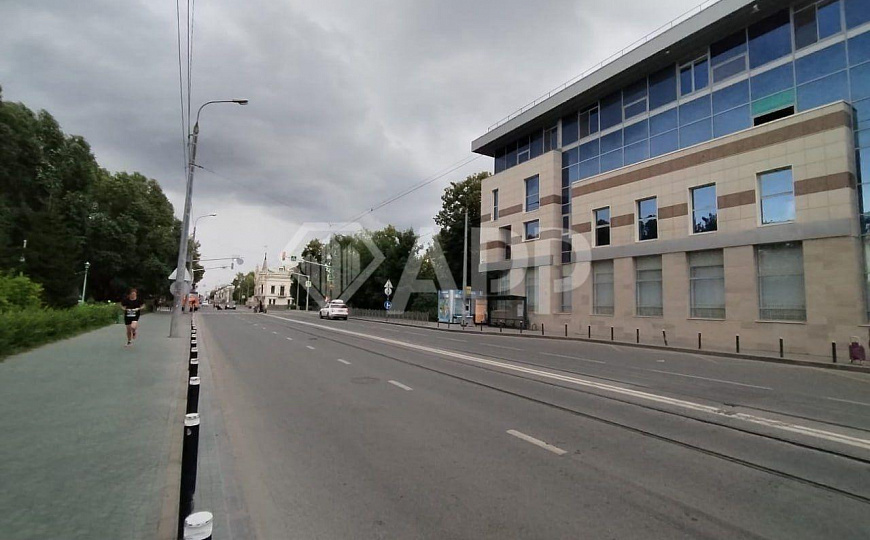 Продаю помещение свободного назначения в центре, с ремонтом фото