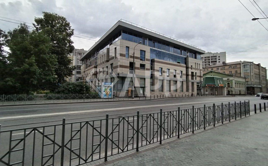 Продаю помещение свободного назначения в центре, с ремонтом фото