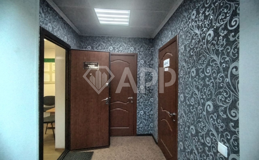 Продаю коммерческое помещение под офис, услуги, торговлю 51,9 м2  фото