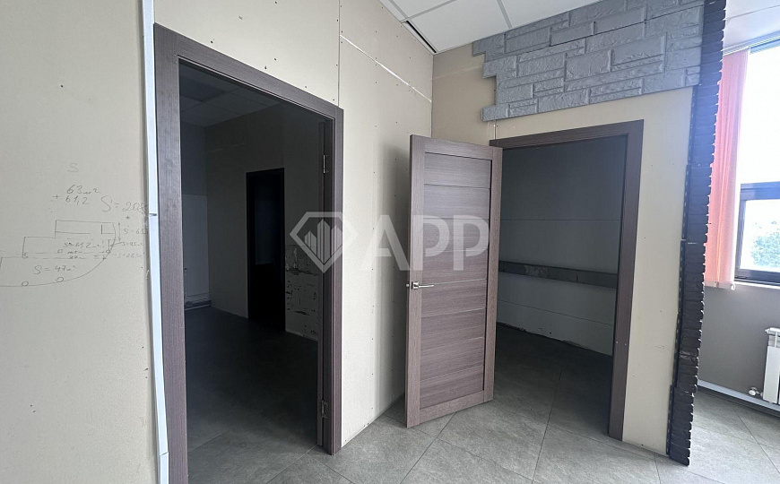 Аренда помещения свободного назначения , 215,7 м² фото