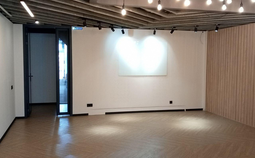 Сдам в аренду офисное помещение класса А фото