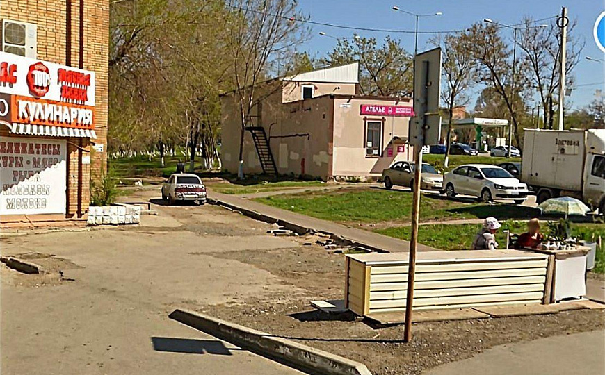 Помещение 85 м² на первой линии фото