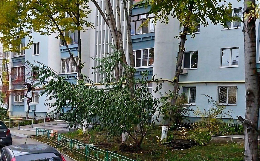 Помещение 85 м² на первой линии фото