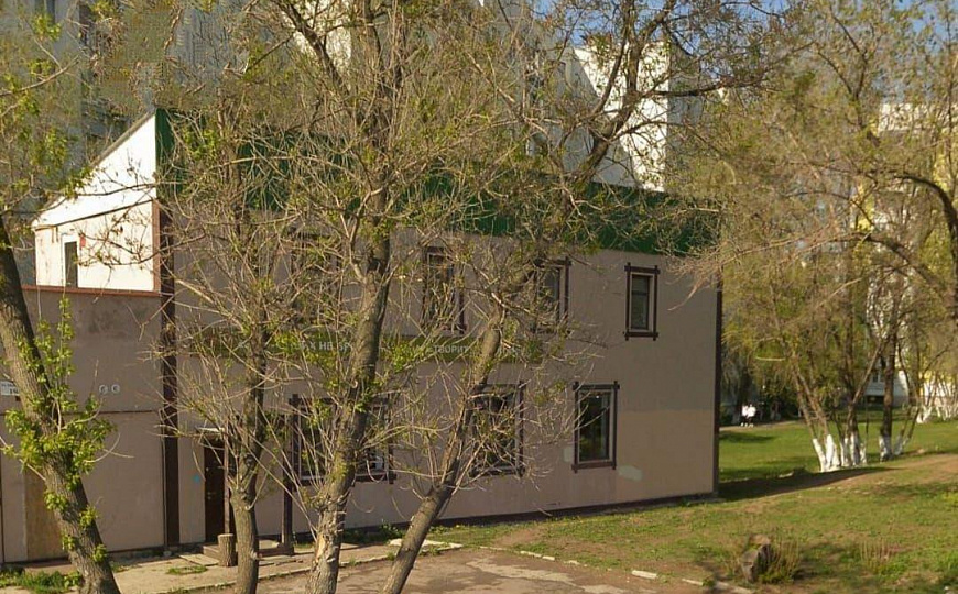 Помещение 85 м² на первой линии фото