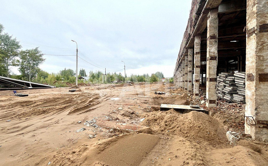 Продается производственная база 1,1 Га земли, АБК и производственный корпус, 1 линия ул. Пойма фото