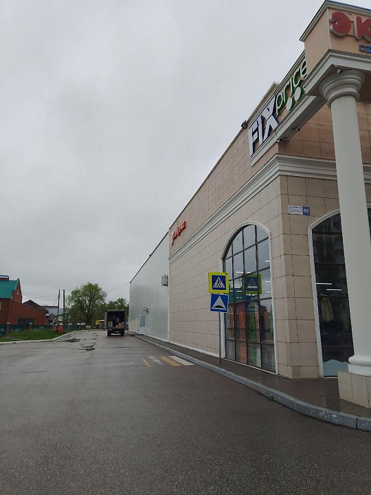 Продаётся действующий торговый центр "Ёлка", расположенный в историческом центре города фото