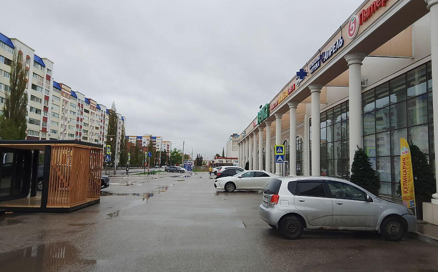 Продаётся действующий торговый центр "Ёлка", расположенный в историческом центре города фото