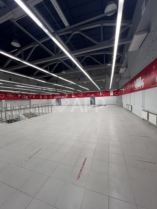 Сдам торговое помещение, 1 376,6 м² фото