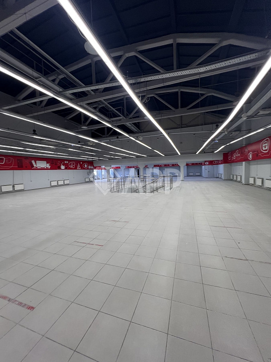 Сдам торговое помещение, 1 376,6 м² фото