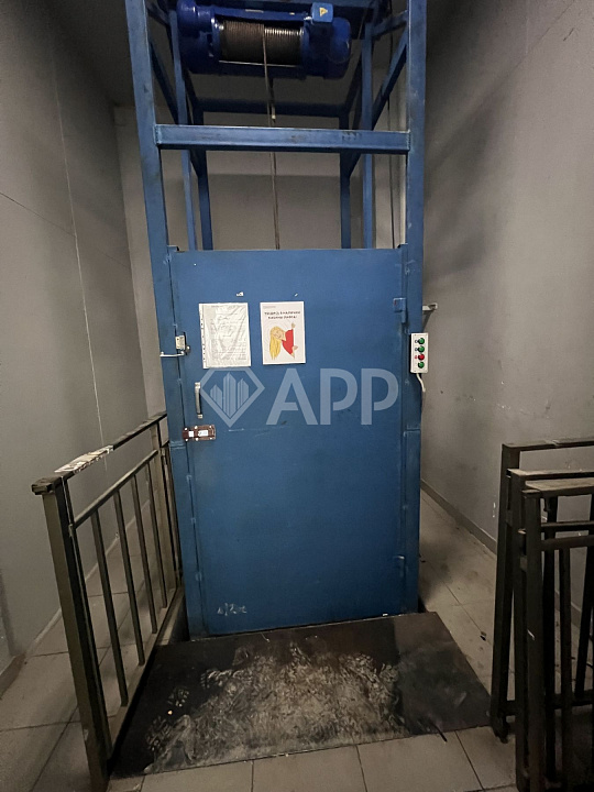 Сдам торговое помещение, 1 376,6 м² фото