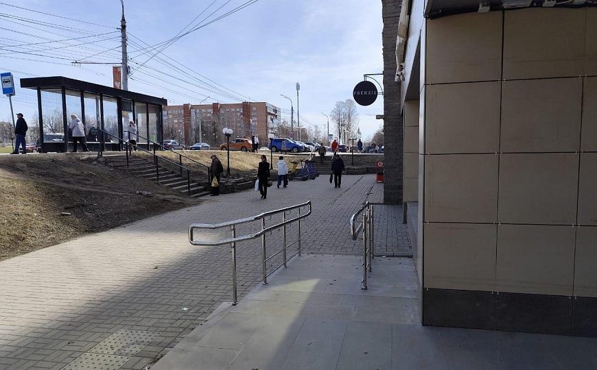 Аренда офиса/торгового помещения в центре Ижевска 1 линия 96м² фото