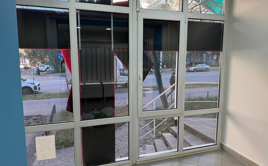 Торговое помещение 60,5 м2 на первой линии фото