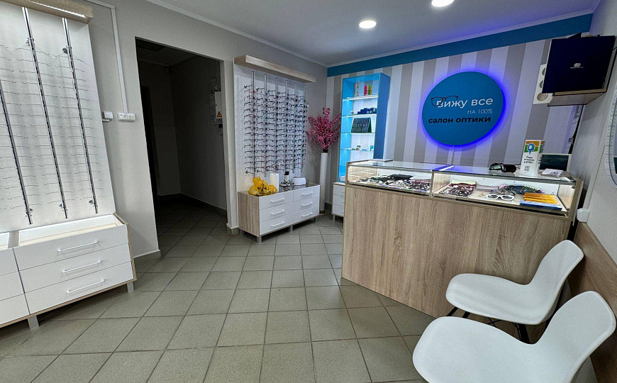 Торговое помещение 60,5 м2 на первой линии фото