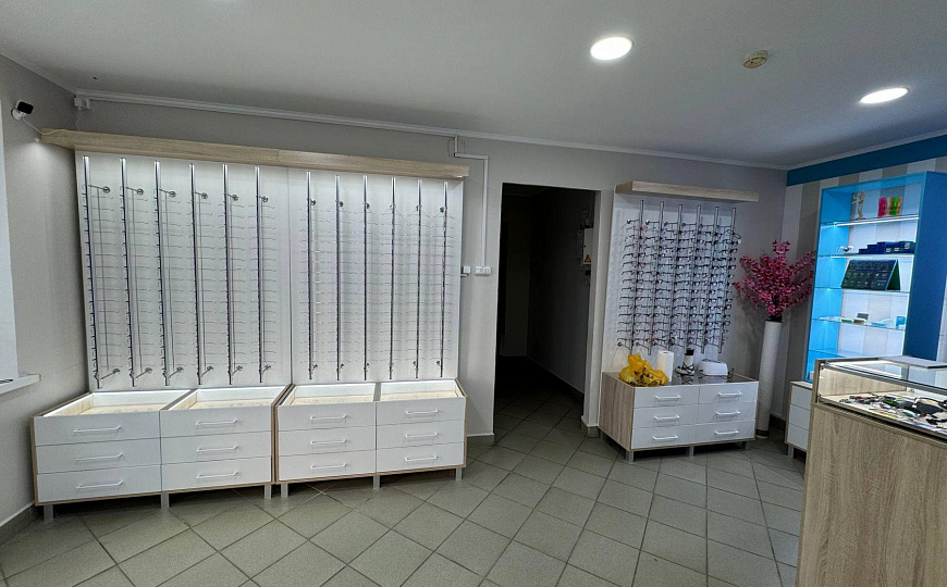 Торговое помещение 60,5 м2 на первой линии фото