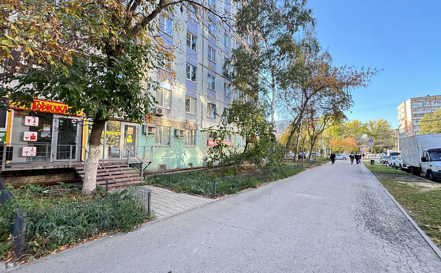 Торговое помещение 60,5 м2 на первой линии фото