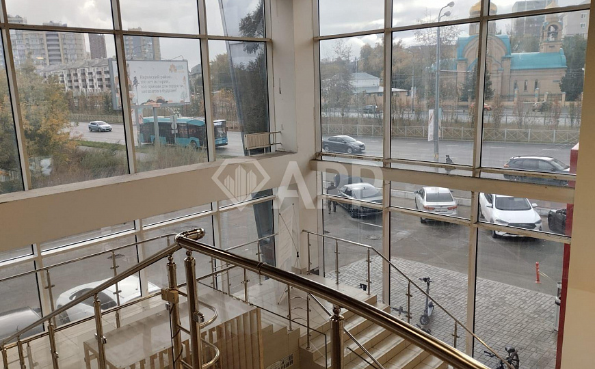 Сдаю помещение с очень высоким трафиком, 760м² фото