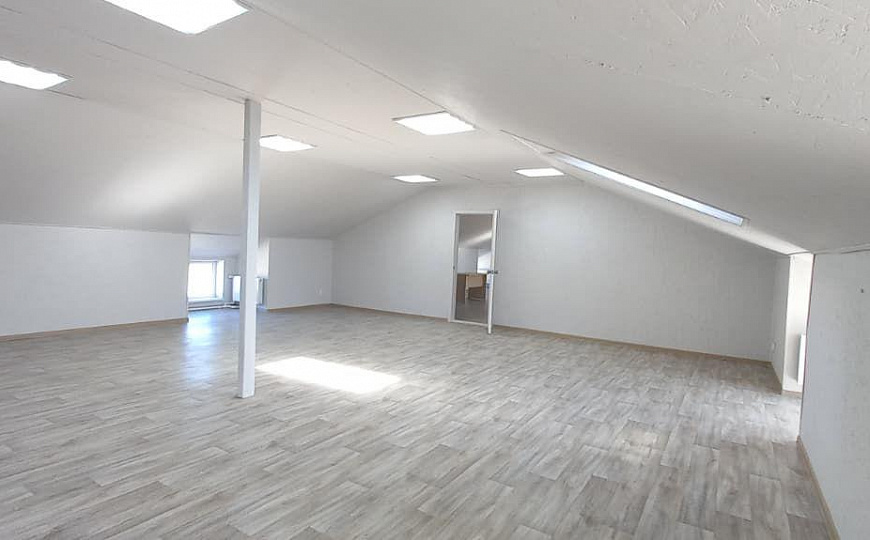 Отдельно стоящее здание 395,5 м² фото
