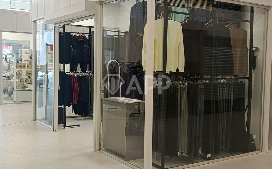 Сдам торговую площадь в ТЦ Мегастиль. фото