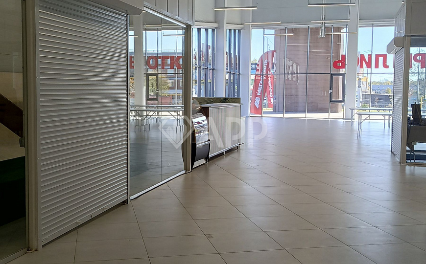 Сдам торговую площадь в ТЦ Мегастиль. фото