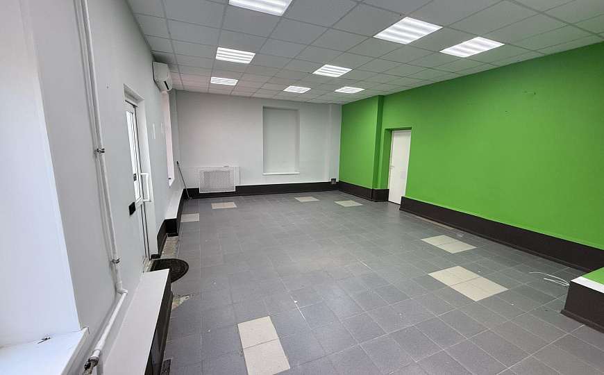 Сдам торговое помещение, 71,7 м² фото