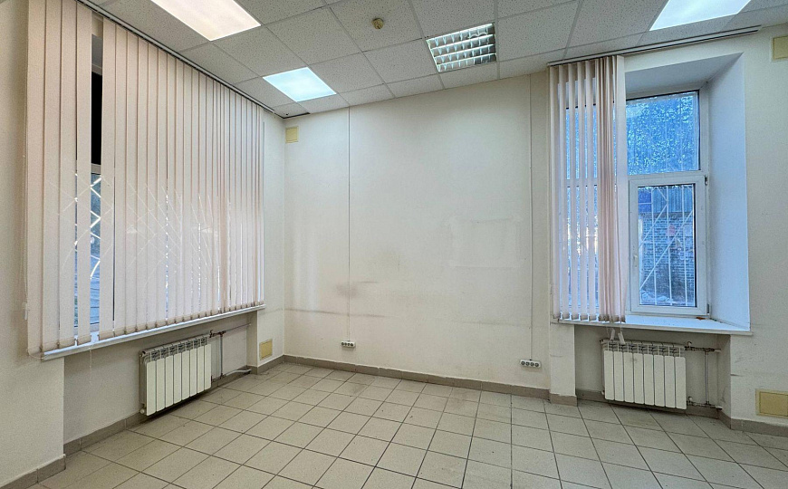 Торговое помещение 105 м2 на трафике фото