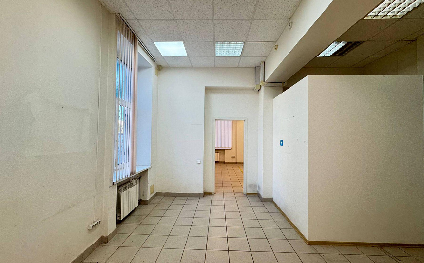 Торговое помещение 105 м2 на трафике фото