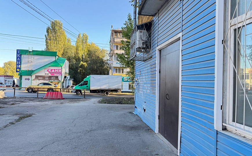Торговое помещение 105 м2 на трафике фото