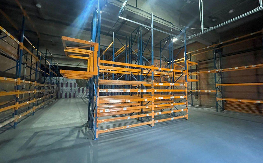 Складское помещение в 2 км от МКАД 450 м.кв. фото