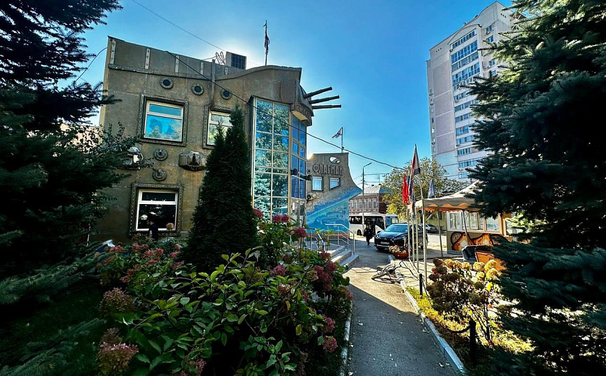 Продажа здания 415 м2 на 1 линии ул.Братьев Коростелевых фото