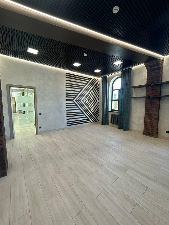 Офис с новым ремонтом в центре фото