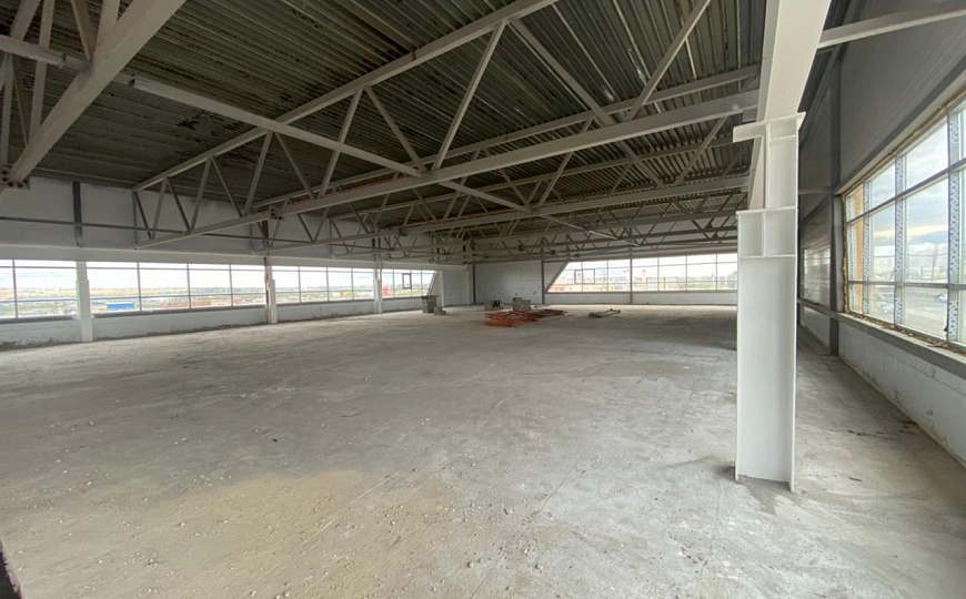 Помещения от 300 м² до 716 м²  фото