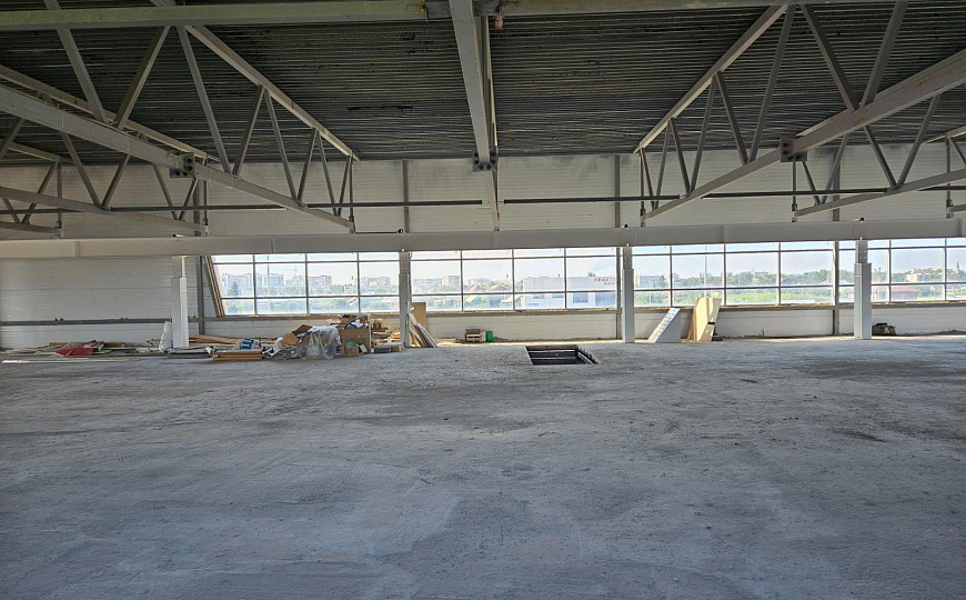 Помещения от 300 м² до 716 м²  фото