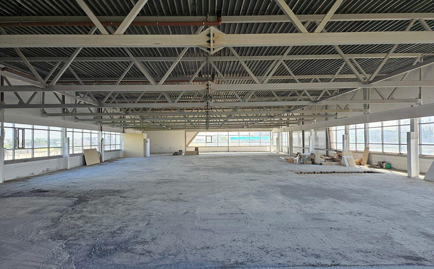 Помещения от 300 м² до 716 м²  фото