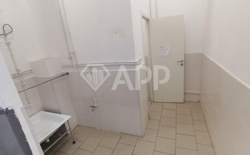 Продам помещение 153 м2. Делится на 3 блока! фото