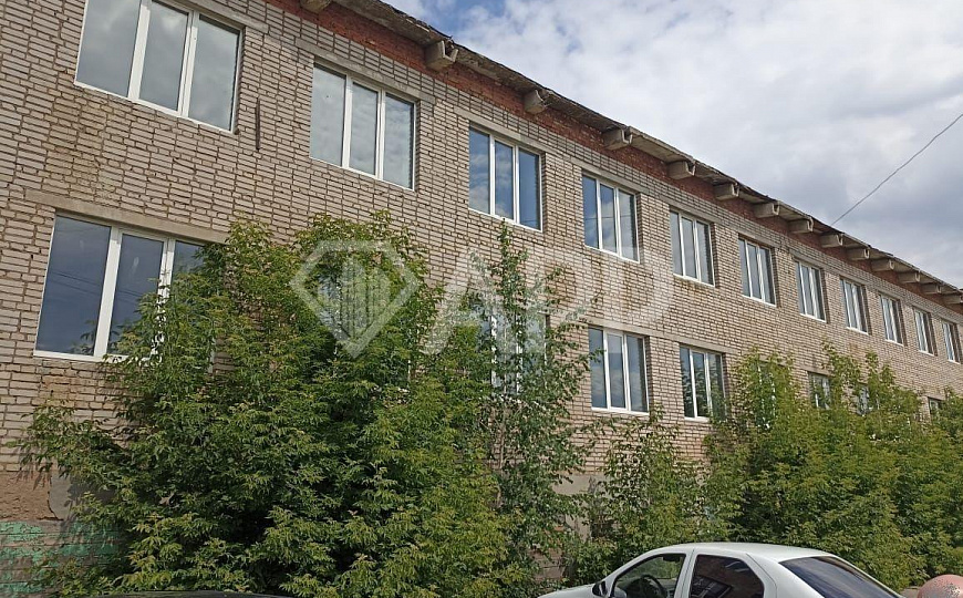 Продается трёхэтажное здание фото