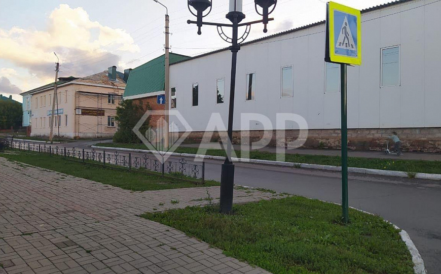 Продается трёхэтажное здание фото