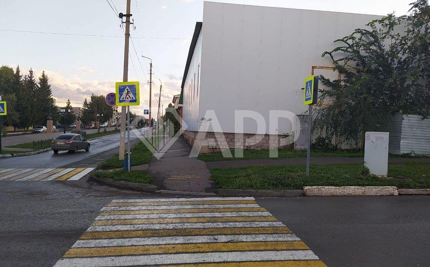 Продается трёхэтажное здание фото