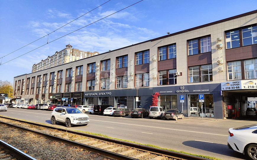 Сдаю торговое помещение, 525 м² фото