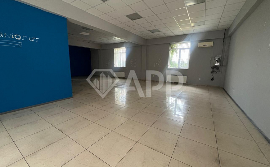 Сдам торговое помещение, 770 м² фото