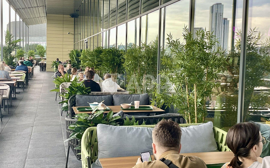 ТРЦ "Ботаника", корнеры от 16,5м2 на фуд-молле  фото