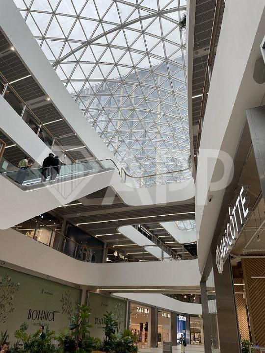 ТРЦ "Ботаника", корнеры от 16,5м2 на фуд-молле  фото