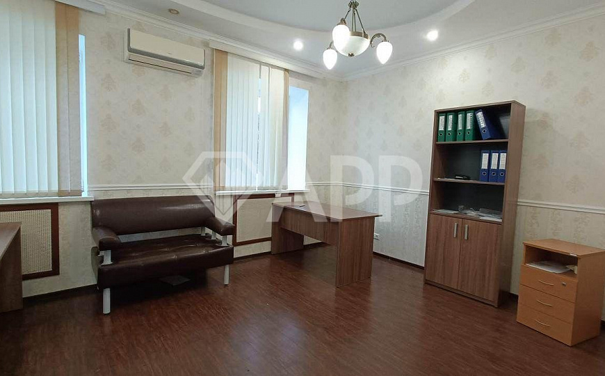 Здание(офис, производство, склад) 766м² на участке 40сот. фото