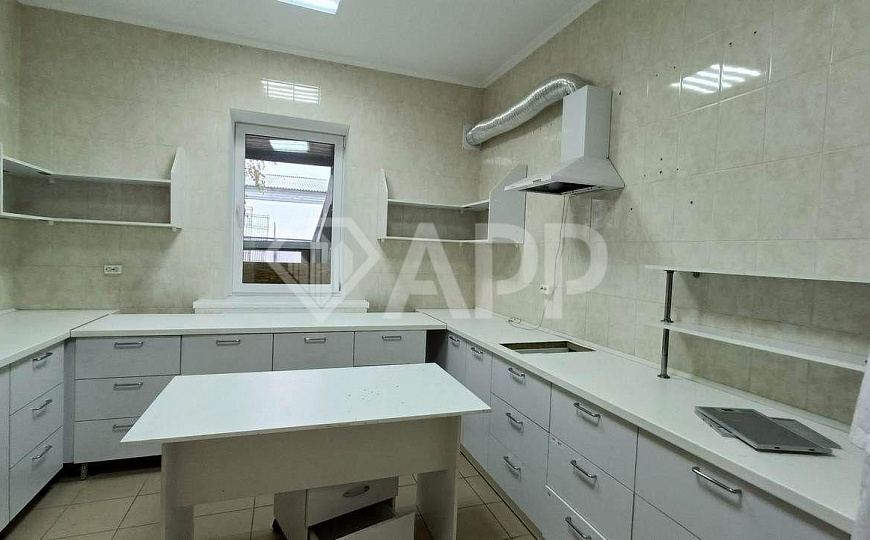 Здание(офис, производство, склад) 766м² на участке 40сот. фото