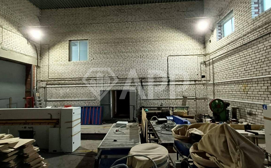 Здание(офис, производство, склад) 766м² на участке 40сот. фото