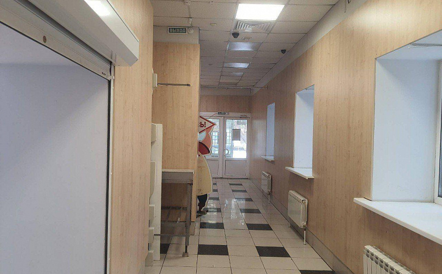 Помещение свободного назначения 341 кв. м на первой линии фото